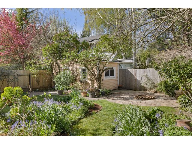 2136 Se 38TH Ave, Portland, OR 97214