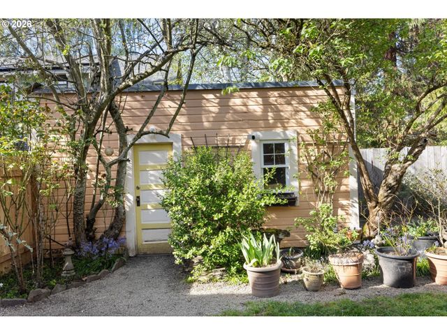 2136 Se 38TH Ave, Portland, OR 97214