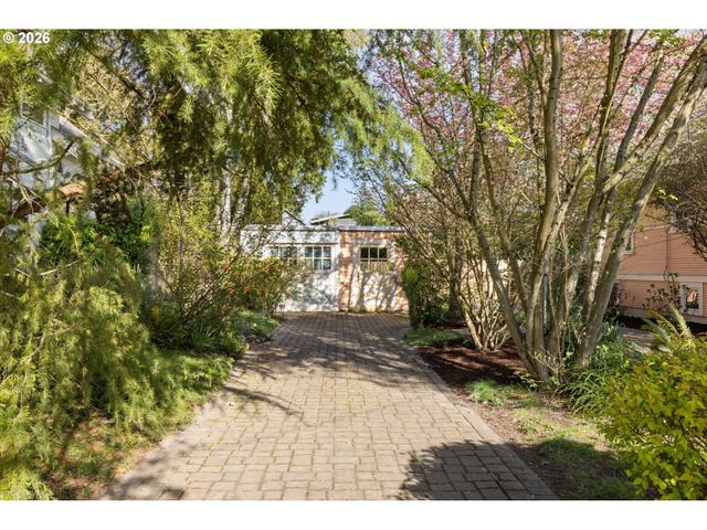 2136 Se 38TH Ave, Portland, OR 97214