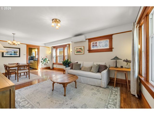 2136 Se 38TH Ave, Portland, OR 97214