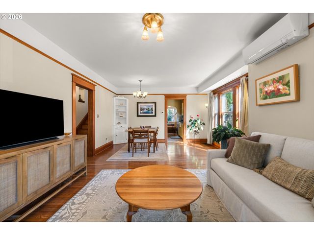 2136 Se 38TH Ave, Portland, OR 97214