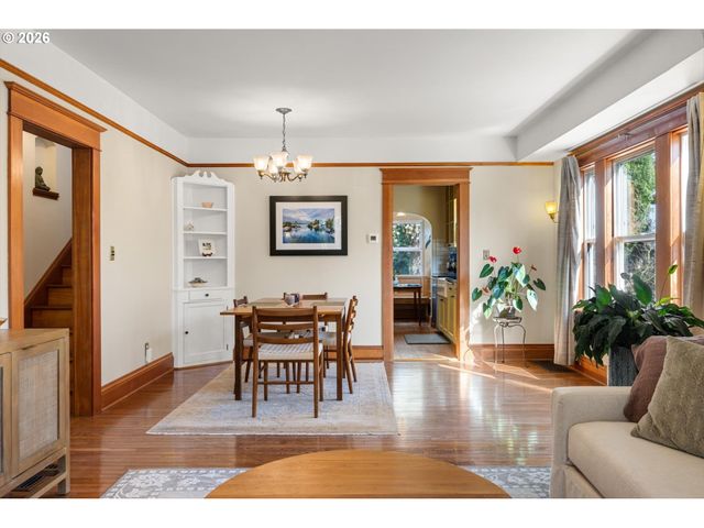 2136 Se 38TH Ave, Portland, OR 97214