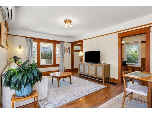 2136 Se 38TH Ave, Portland, OR 97214