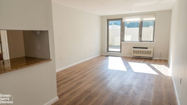 3330 61st St Apt 105, New York City, NY 11377