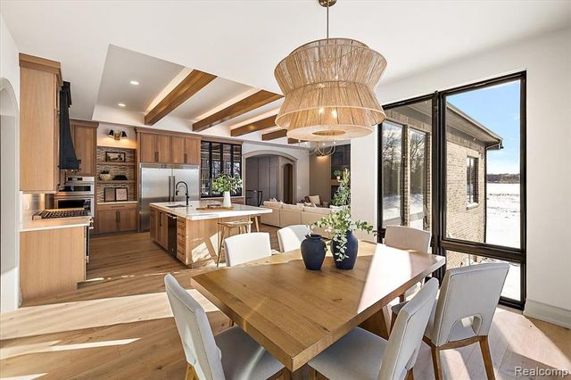 1597 Vista Drive, Oakland, MI 48363