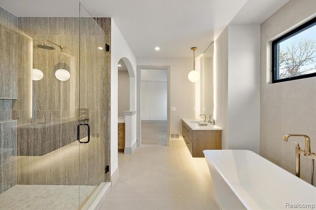 1597 Vista Drive, Oakland, MI 48363