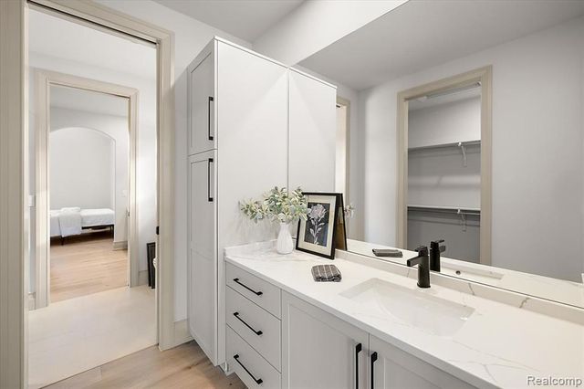 1597 Vista Drive, Oakland, MI 48363