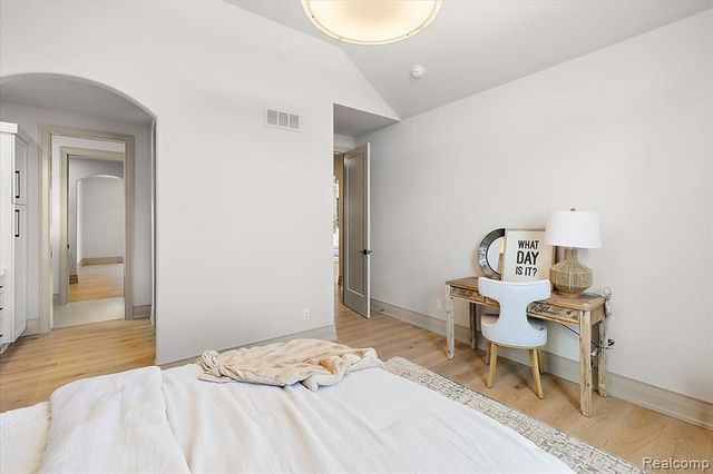 1597 Vista Drive, Oakland, MI 48363