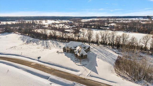 1597 Vista Drive, Oakland, MI 48363