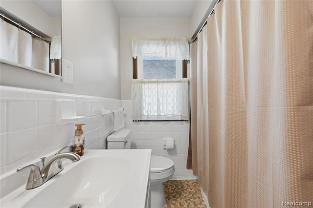 2722 Banner Street, Dearborn, MI 48124