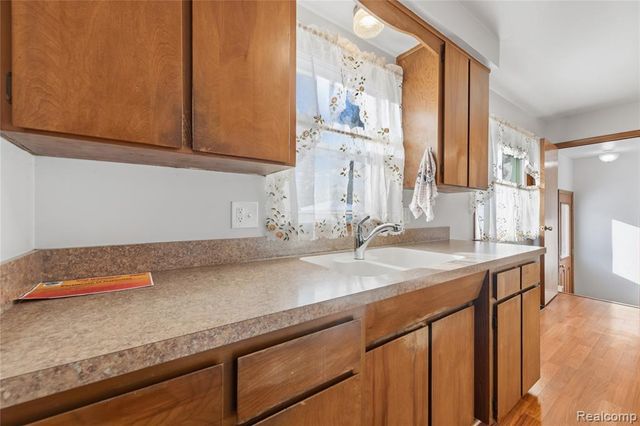 2722 Banner Street, Dearborn, MI 48124