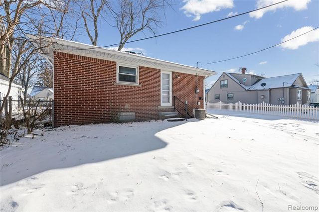 2722 Banner Street, Dearborn, MI 48124