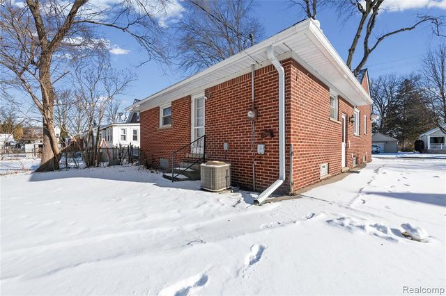 2722 Banner Street, Dearborn, MI 48124