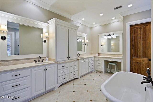 204 Saint Charlotte Cove, Madison, MS 39110