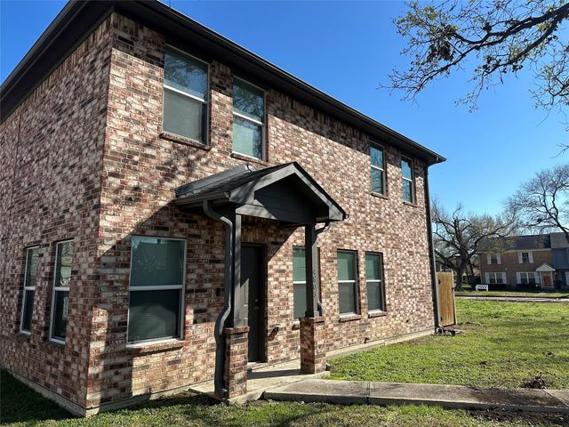 4803 Forest Court, Baytown, TX 77521