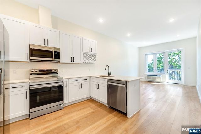 51 Queen Anne Road 305, Bogota, NJ 07603