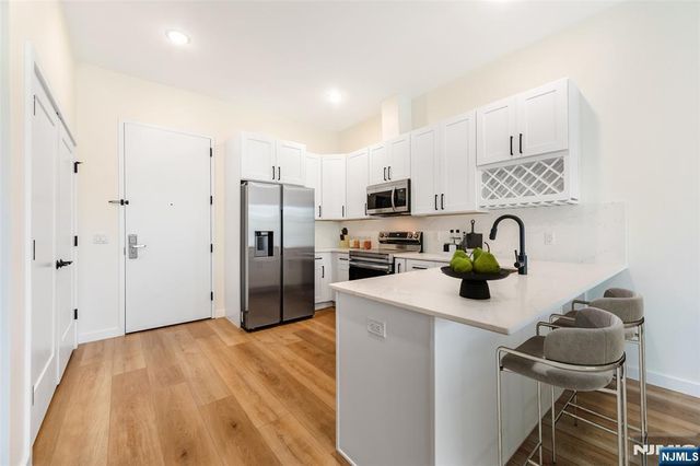 51 Queen Anne Road 305, Bogota, NJ 07603
