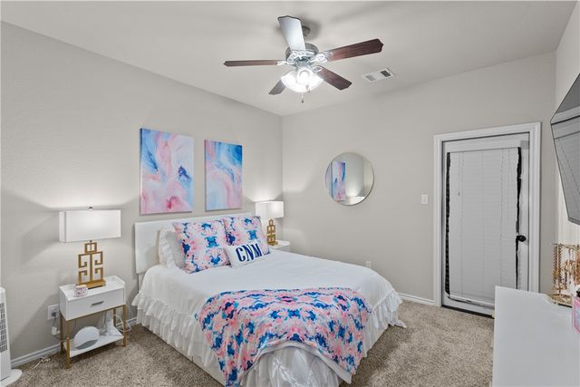 527 Hayes Lane, College Station, TX 77845