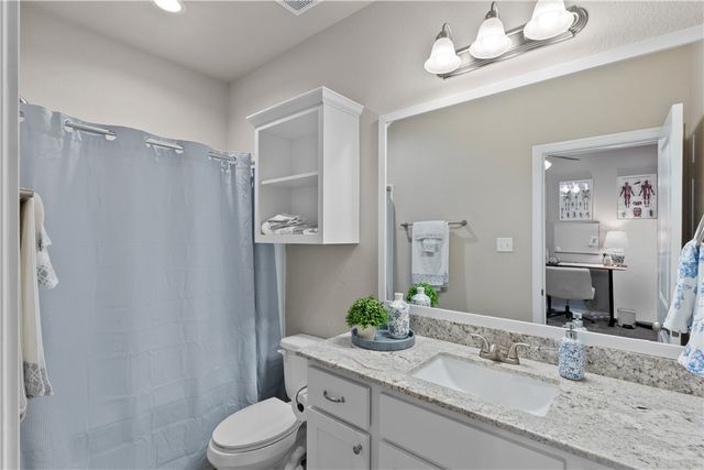 527 Hayes Lane, College Station, TX 77845