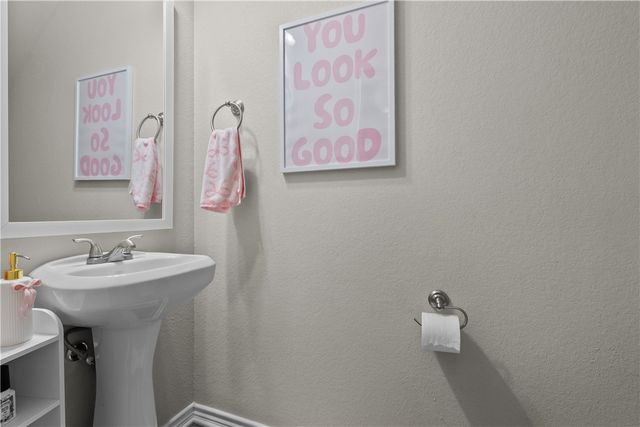 527 Hayes Lane, College Station, TX 77845