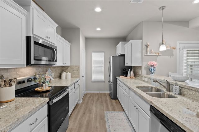 527 Hayes Lane, College Station, TX 77845