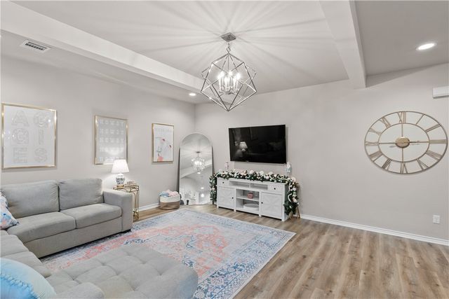 527 Hayes Lane, College Station, TX 77845