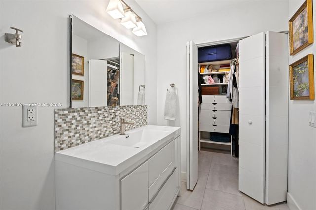 11758 SW 92nd Ter, Miami, FL 33186