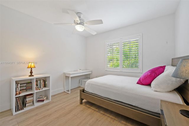 11758 SW 92nd Ter, Miami, FL 33186