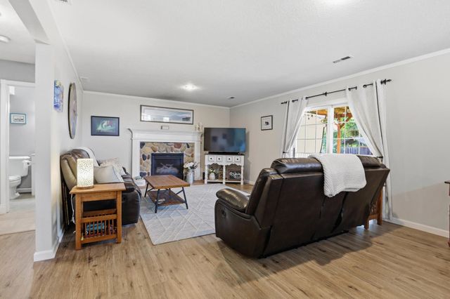 14606 N Fairview Dr, Mead, WA 99021