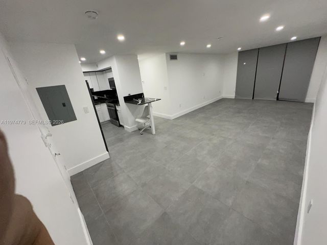 2500 NE 135th St B103, North Miami, FL 33181