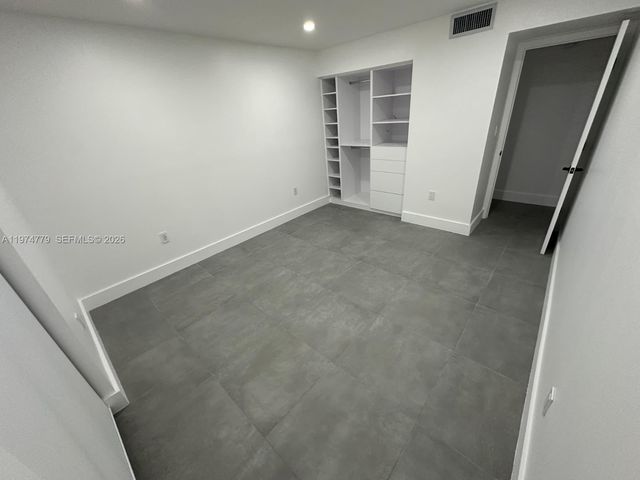 2500 NE 135th St B103, North Miami, FL 33181