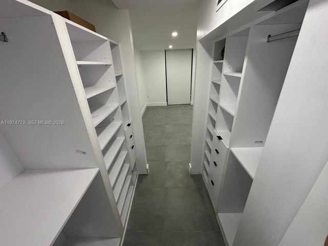 2500 NE 135th St B103, North Miami, FL 33181