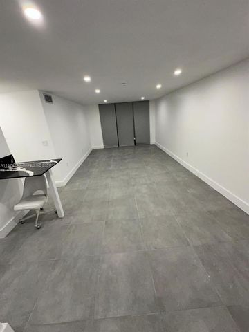 2500 NE 135th St B103, North Miami, FL 33181