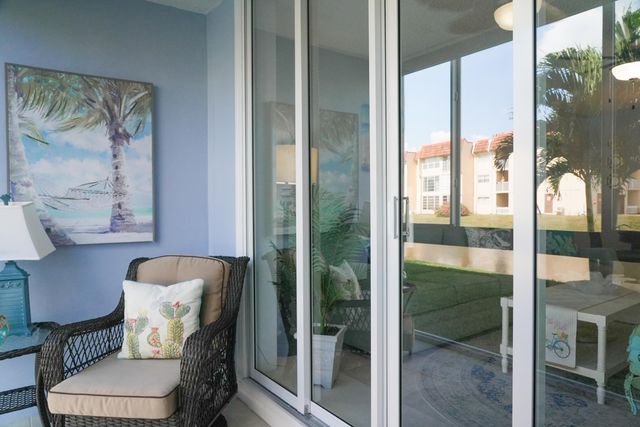 8901 Sunrise Lakes Boulevard 105, Sunrise, FL 33322