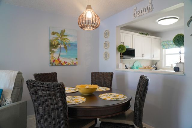 8901 Sunrise Lakes Boulevard 105, Sunrise, FL 33322