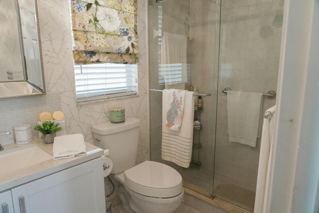 8901 Sunrise Lakes Boulevard 105, Sunrise, FL 33322