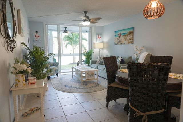 8901 Sunrise Lakes Boulevard 105, Sunrise, FL 33322