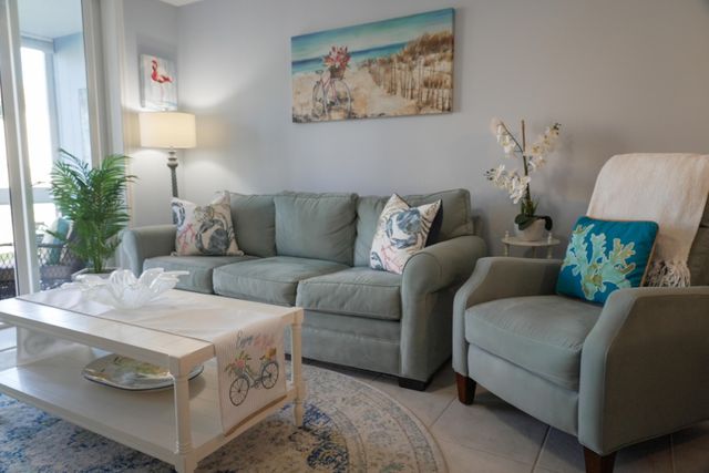 8901 Sunrise Lakes Boulevard 105, Sunrise, FL 33322