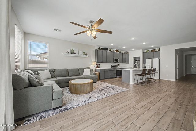 31603 N SHADY PASTURE Lane, San Tan Valley, AZ 85143