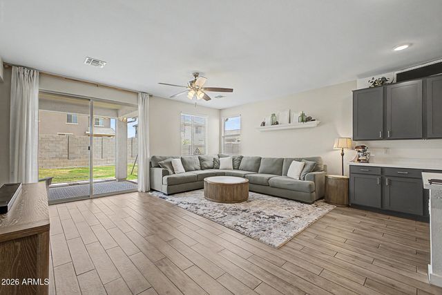 31603 N SHADY PASTURE Lane, San Tan Valley, AZ 85143