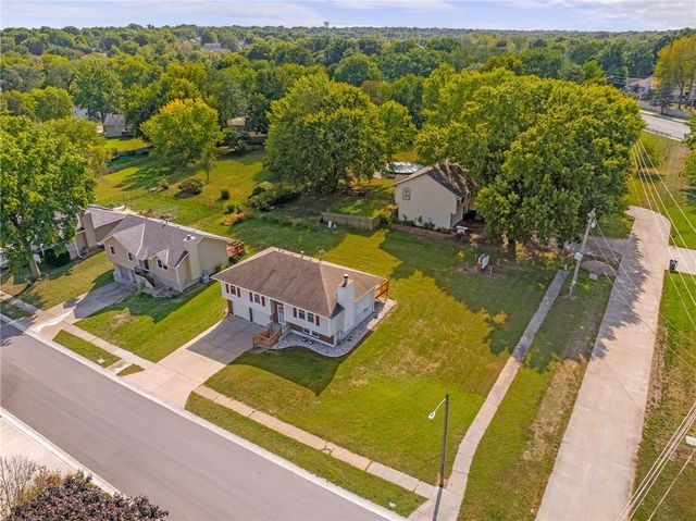 1901 NE Patterson Drive, Lee's Summit, MO 64086