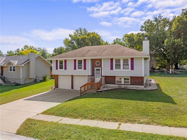 1901 NE Patterson Drive, Lee's Summit, MO 64086