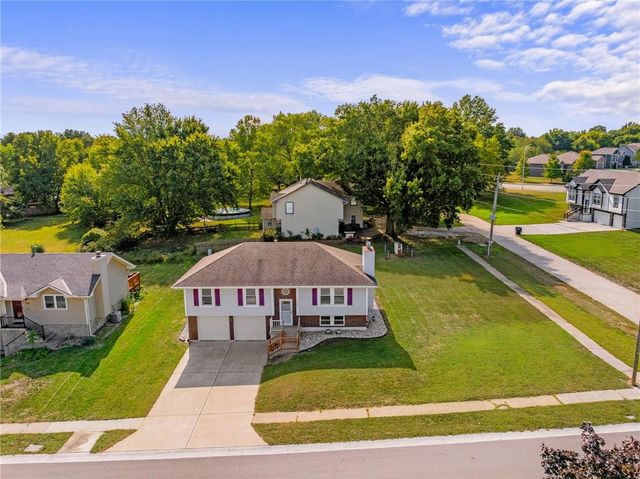 1901 NE Patterson Drive, Lee's Summit, MO 64086