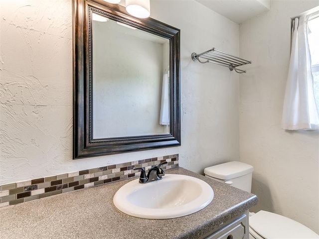 808 Del Haven Drive, Del City, OK 73115
