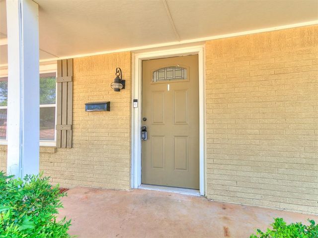 808 Del Haven Drive, Del City, OK 73115