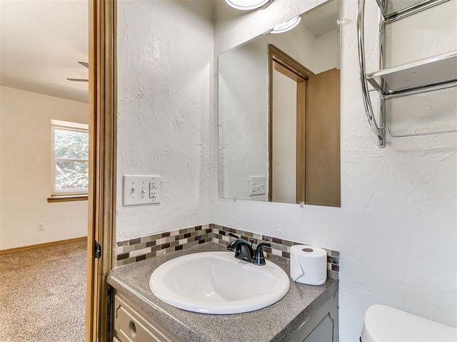 808 Del Haven Drive, Del City, OK 73115