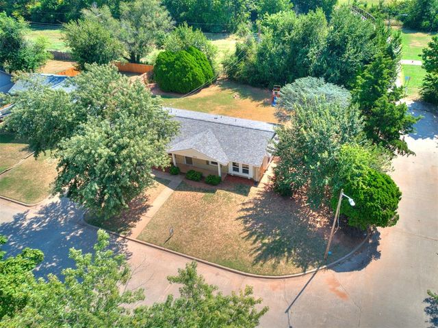 808 Del Haven Drive, Del City, OK 73115
