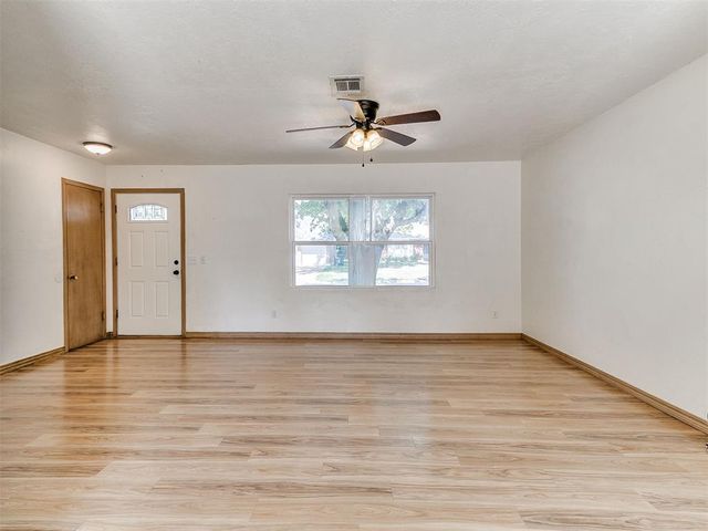 808 Del Haven Drive, Del City, OK 73115