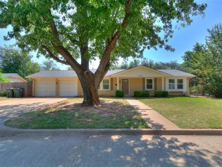 808 Del Haven Drive, Del City, OK 73115