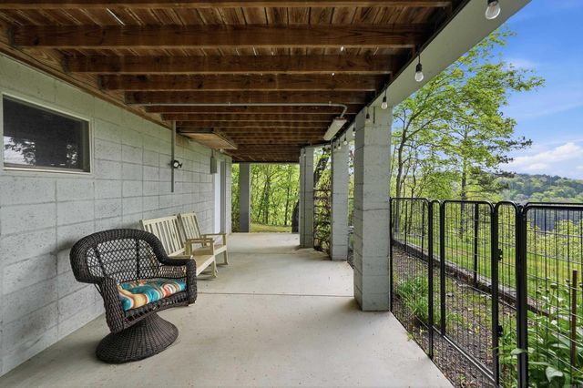 75 Linn Rd., Shirley, AR 72153